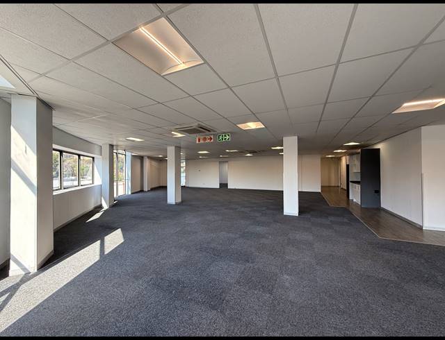 604M² OFFICE TO LET IN PARKTOWN